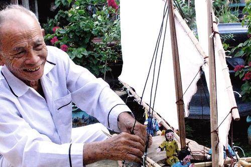 'Ông đồ Hoàng Sa' duy nhất ở huyện đảo Lý Sơn