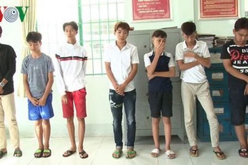Khi thiếu niên Việt ném đá, phá hoại chỉ để… giải trí