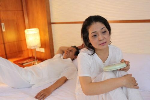 Giúp người có tuổi chữa bệnh mất ngủ không cần dùng thuốc