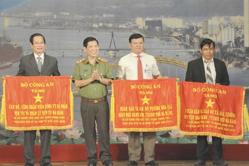 Bảo vệ an ninh Tổ quốc là nhiệm vụ của mỗi người dân