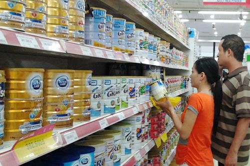 Đồng loạt bình ổn giá sữa cho trẻ dưới 6 tuổi