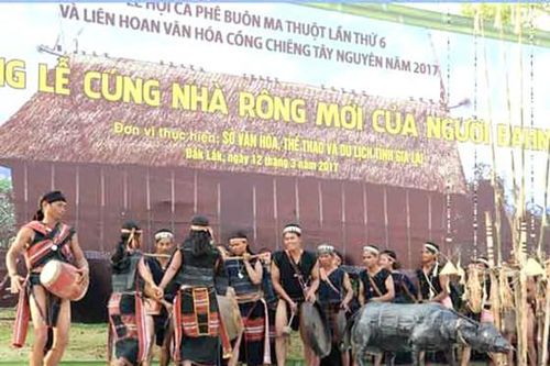 Phục hồi lễ hội cúng nhà rông của người Bahnar ở Gia Lai