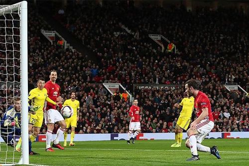 Mata bừng sáng đưa MU vào tứ kết Europa League