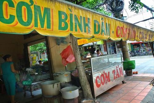 Hàng quán bán rượu phải có giấy phép