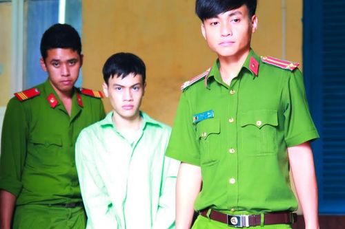 Gã trai bị tố sống vợ chồng với bé gái 12 tuổi
