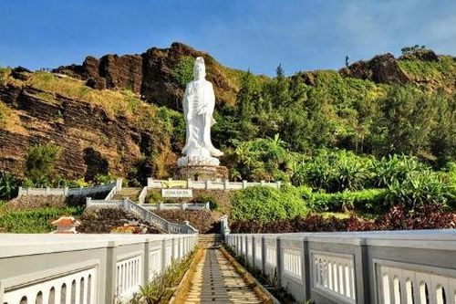 Huyền tích đường xuống âm ty ở ngôi chùa trong vách đá