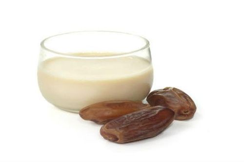 Trị dứt điểm chứng ho khan với bài thuốc sữa tươi, chà là