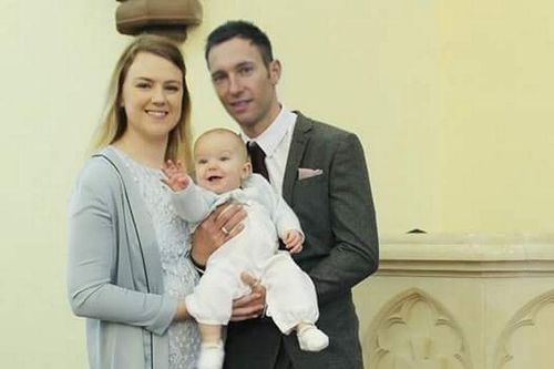 Mang bào thai chết lưu trong bụng suốt 3 tháng để cứu con song sinh