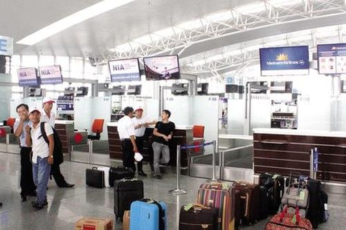 Quy định giá sàn vé máy bay: Người dân thiệt đơn, thiệt kép?