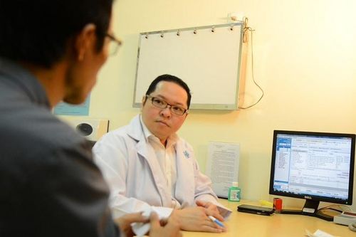 Ung thư vì để tinh hoàn ẩn trong ổ bụng hơn 30 năm