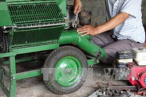 Lão ngư đam mê chế tạo máy nông nghiệp
