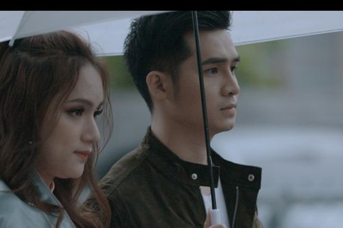 Dương Hoàng Yến ngại khi bạn trai tình tứ với Hương Giang Idol