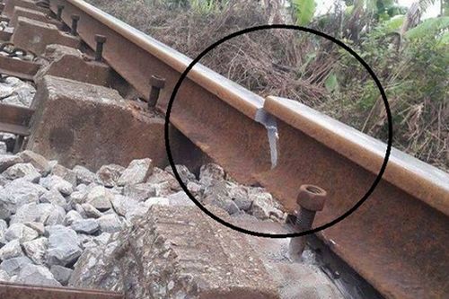 Tàu chở 1000 hành khách thoát nạn nhờ sớm phát hiện đường ray bị gãy