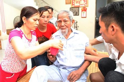 Cụ Lê Đình Kình xuất viện: 'Sức khỏe của tôi bình thường'