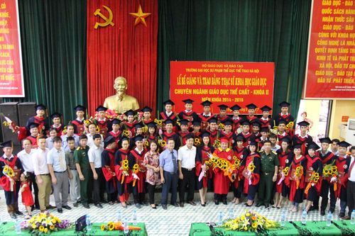 42 tân thạc sĩ nhận bằng tốt nghiệp ngành Giáo dục thể chất