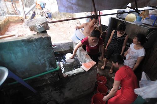 Mới chớm hè, dân Hà Nội liên tục nhận được lịch cắt nước