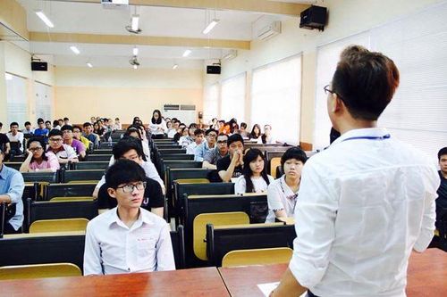 Hàng ngàn thí sinh hào hứng với đề thi lạ của Trường ĐH FPT