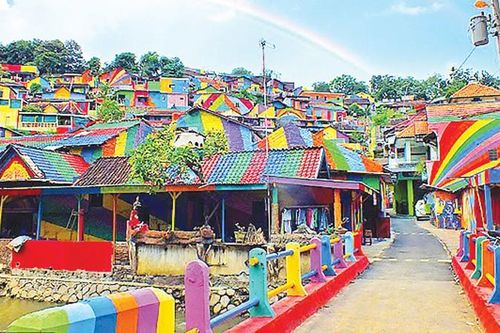 Ngôi làng cầu vồng
