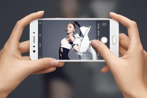 Những cặp đôi 'anh em' sáng giá nhất làng smartphone Việt