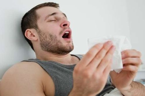 Đàn ông hắt hơi là đang nghĩ về sex?
