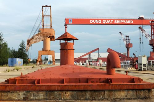 Cận cảnh nhà máy đóng tàu vật lộn giữa 'núi nợ nần'