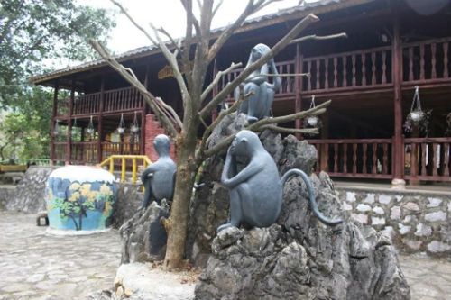 Huyền bí hồ Thang Hen nơi sơn cốc