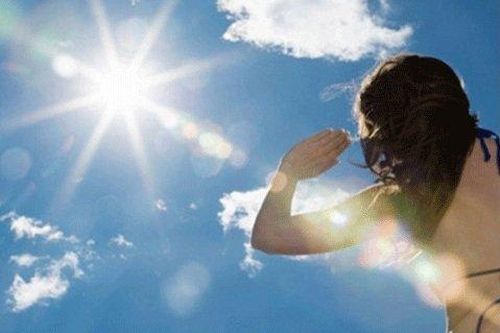 Những biện pháp bảo vệ da trước tia cực tím cao ngày nắng nóng
