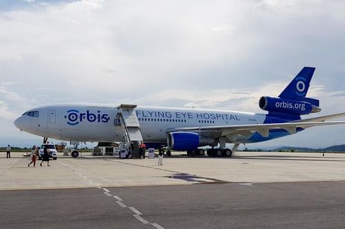 Khám phá bệnh viện bay to ngang Boeing 777