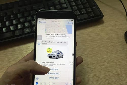 Lần đầu tiên hành khách có thể gọi xe taxi qua ứng dụng của Facebook
