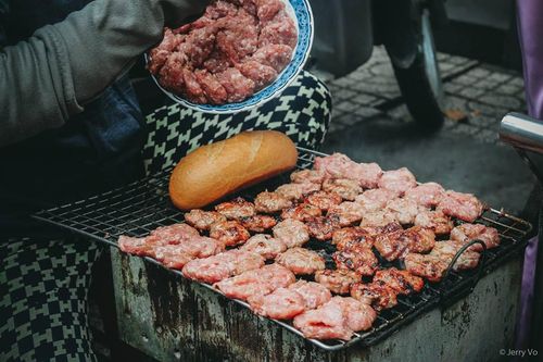 Thưởng thức bánh mì thịt nướng ngon nhất thế giới tại Sài Gòn
