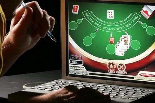 Đang chịu án treo nhưng vẫn tái phạm đánh bạc online