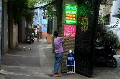 Hai người đàn bà nghèo trong căn nhà 8 mét vuông ở Sài Gòn