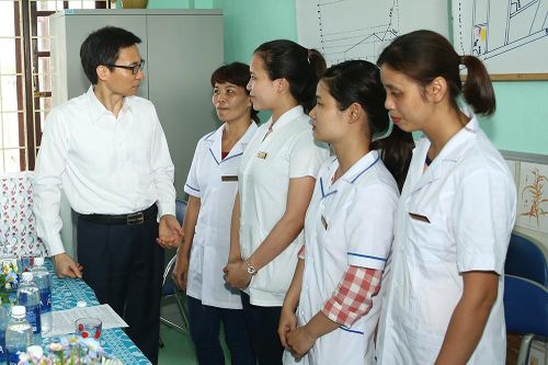 Linh hoạt vận dụng cơ chế 'kéo' người dân đến trạm y tế
