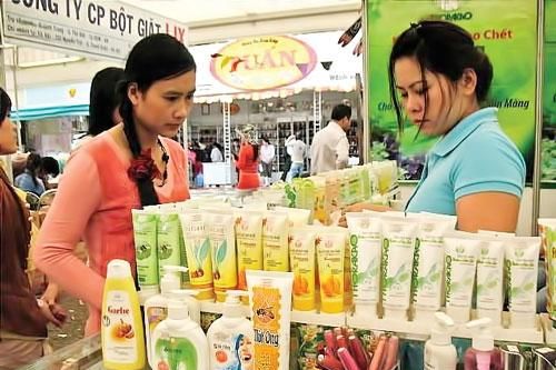 Mỹ phẩm Việt lép vế trên sân nhà