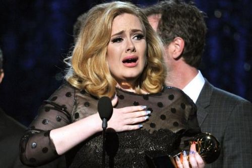 Bệnh tình trở nặng, Adele tuyệt vọng thông báo hủy 2 concert lớn nhất sự nghiệp
