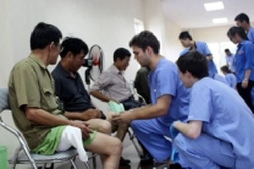 Đoàn thiện nguyện Mỹ khám chữa bệnh miễn phí tại tỉnh Thái Nguyên