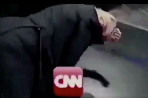 Tổng thống Trump tung video 'hạ đo ván' CNN