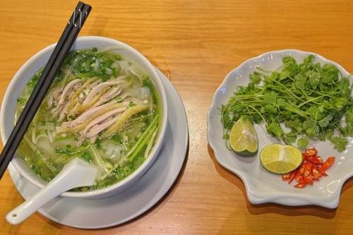 10 món ăn đường phố Việt Nam được báo nước ngoài ca ngợi