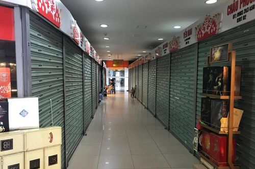 Cảnh đìu hiu ở 'chợ kết hợp trung tâm thương mại'