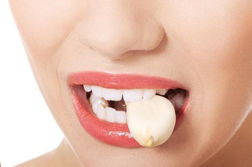 Điều gì xảy ra nếu bạn ngậm tép tỏi trong 30 phút?