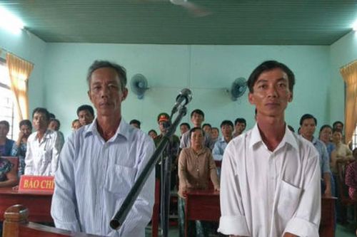 Luật sư nói gì vụ 2 bị cáo là nông dân bị tội 'nhận hối lộ'?