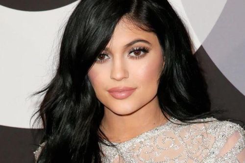 Kylie Jenner bị hack tài khoản, dọa tung ảnh nóng