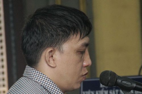 Y án tử hình hung thủ giết người trong quán karaoke 'ôm'