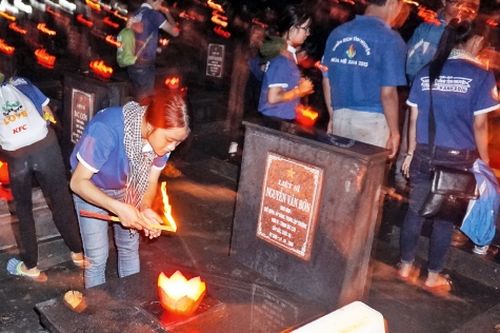 Những bà mẹ anh hùng vùng đất thép