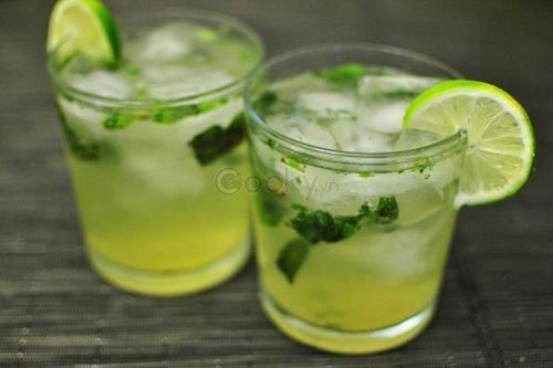 Cách làm Mojito dừa và bạc hà mát lạnh ngày hè
