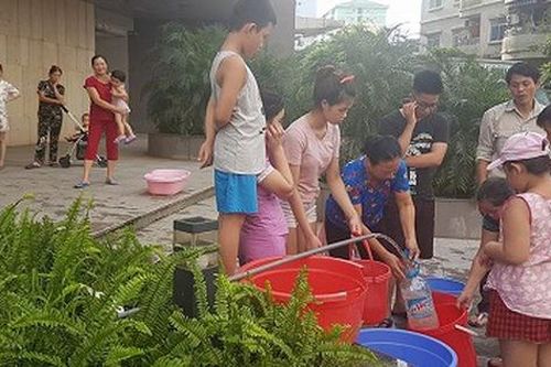 Hà Nội: Hàng vạn hộ dân 'lao đao' vì thiếu nước sinh hoạt