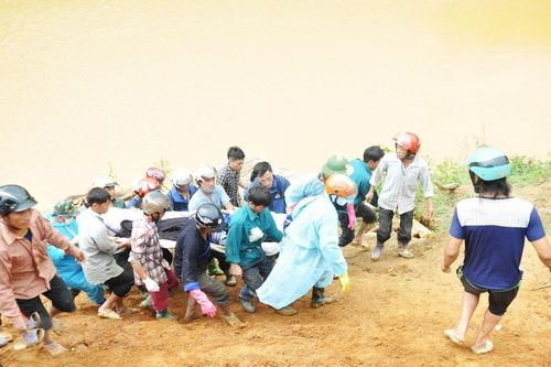 Mưa lũ tại Mù Cang Chải, Yên Bái: 10 người vẫn mất tích