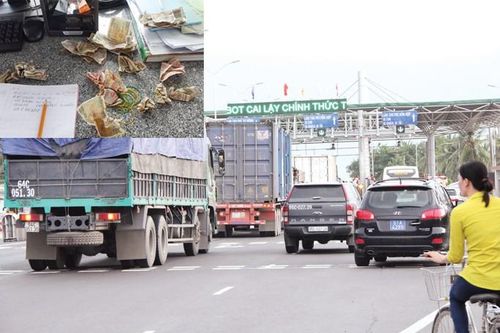Đồng bằng sông Cửu Long: Bất bình vì trạm thu phí bủa vây