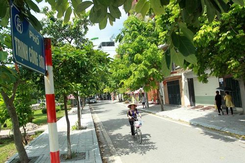 Phố đi bộ Trịnh Công Sơn: Cuối tuần nghe nhạc Trịnh, ngắm Hồ Tây