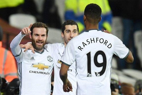 Tổng quan vòng 1 Ngoại hạng Anh: Manchester mở hội, Chelsea vượt khó